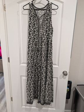 Max Studio Black and White Floral Print Maxi Dress Size L